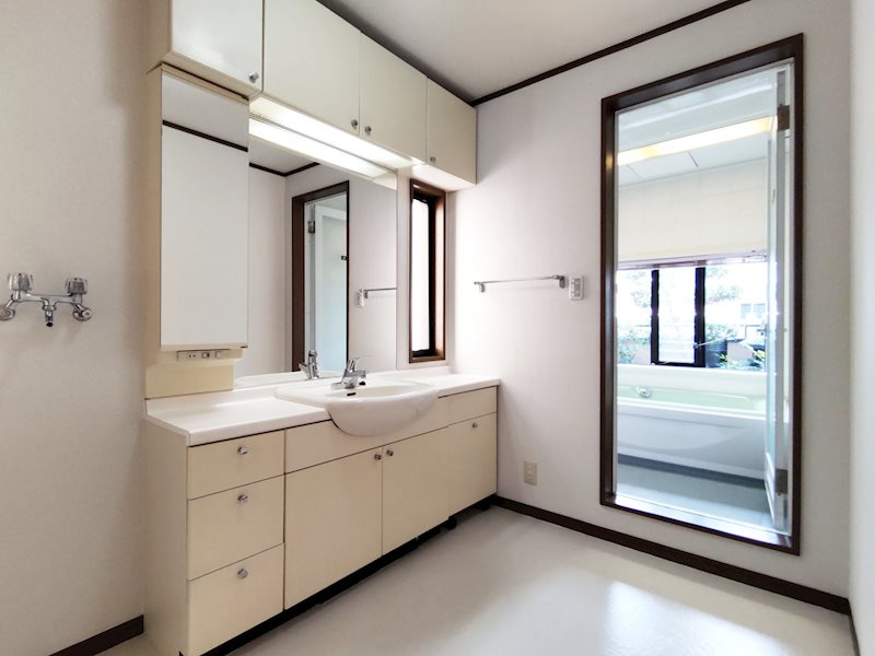 西宮市若草町2丁目戸建の独立洗面台