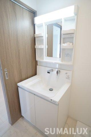 合志市須屋のアパートの独立洗面台