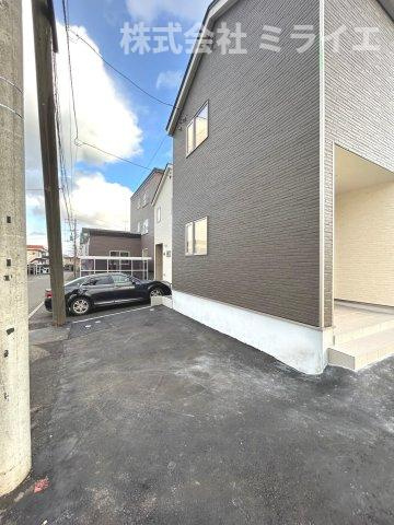 【新築戸建】札幌市豊平区月寒東四条17丁目2棟の駐車場|駐車3～4台可