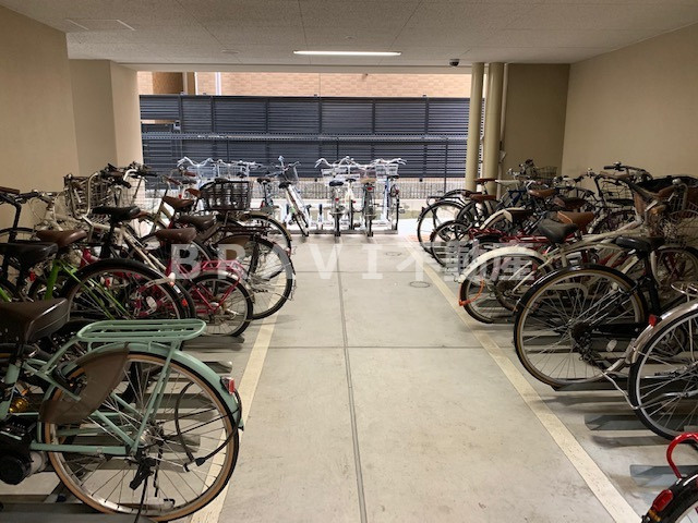 BROU上町台（ブラウウエマチダイ）　BRAVI不動産のその他共用部分|【BROU上町台】駐輪場