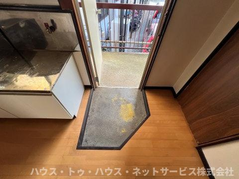 ラークコーポの玄関