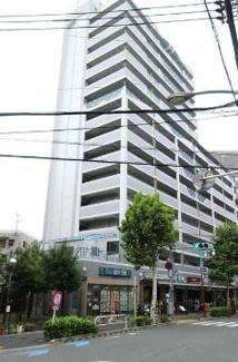 【外観】 | 鉄筋コンクリート造のがっちりとした建物。