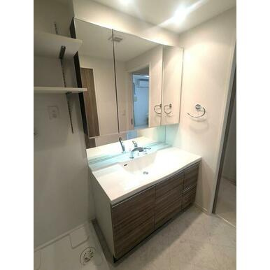 エイルマンション武蔵ヶ丘の独立洗面台