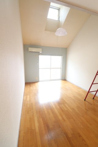 グレイス東百合丘の居間・リビング