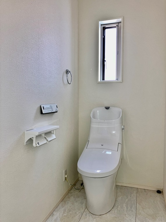 関町北戸建のトイレ