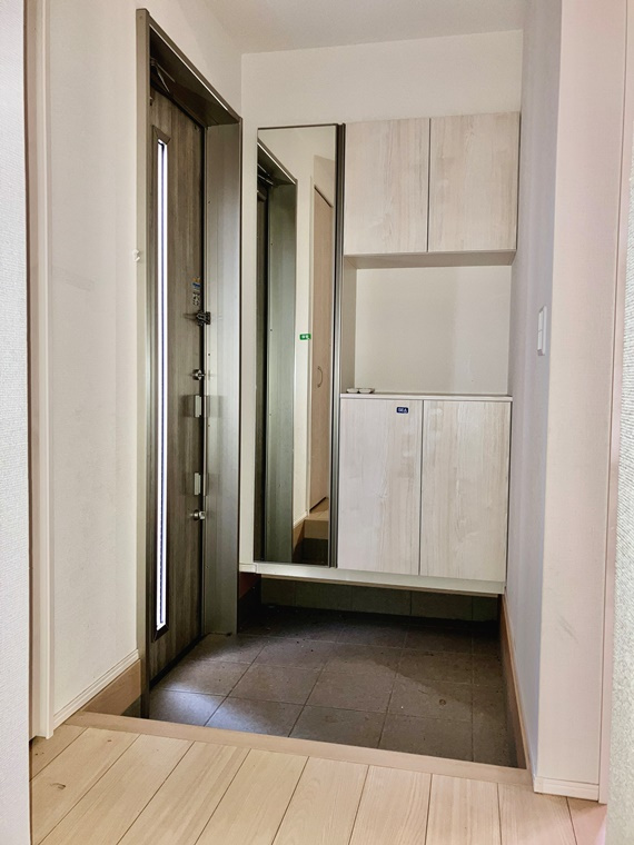 関町北戸建の玄関