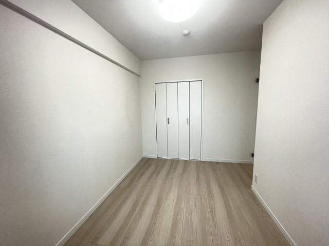 ロイヤルステージ北野の収納|～収納力の高いクローゼット完備～