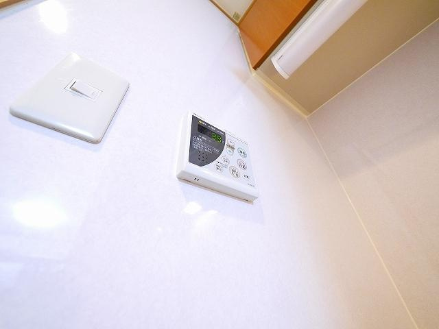 プリームローズＪの設備|給湯器リモコンです
