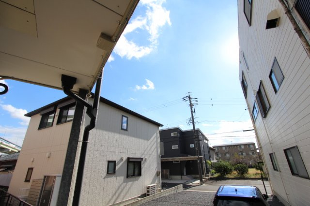 ベルテ勝川のエントランス