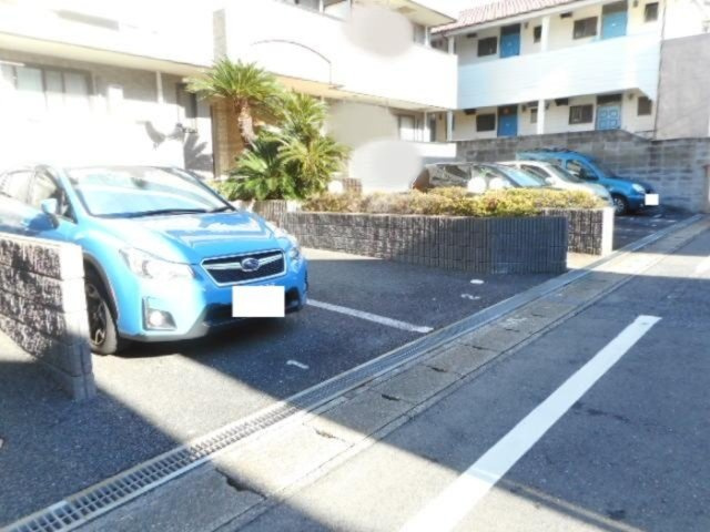 アカンサスＫの駐車場