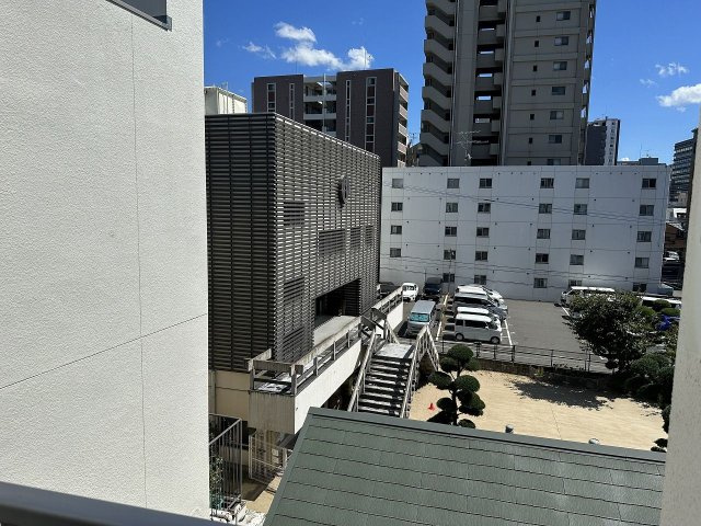 【バルコニー】 | メゾンド天神東 | 別号室の写真になります。現況優先。