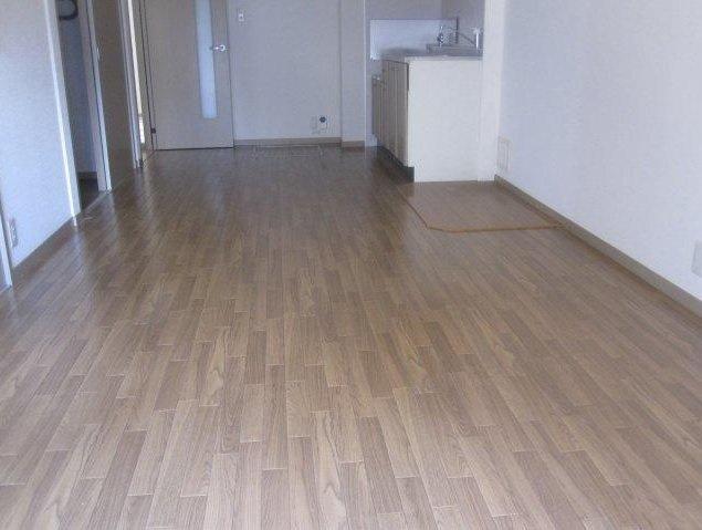 熊本市南区出仲間５丁目のアパートの居間・リビング