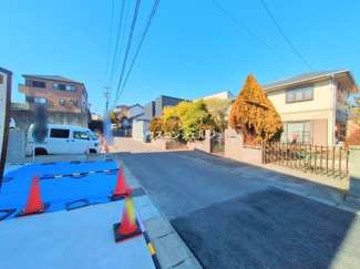 【前面道路含む現地写真】