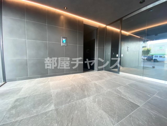 メイクスWアート金山ウエストのエントランス