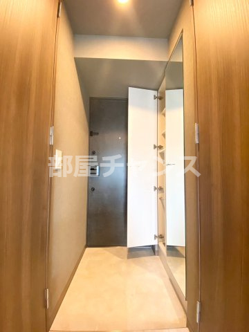 メイクスWアート金山ウエストの玄関