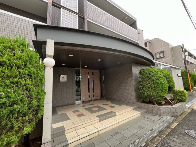 アールヴェール練馬中村橋のエントランス