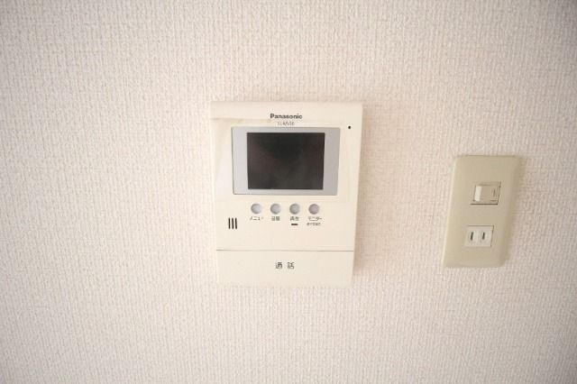 【セキュリティ】 | パインツリー次郎丸 | 別号室の写真になります。現況優先。