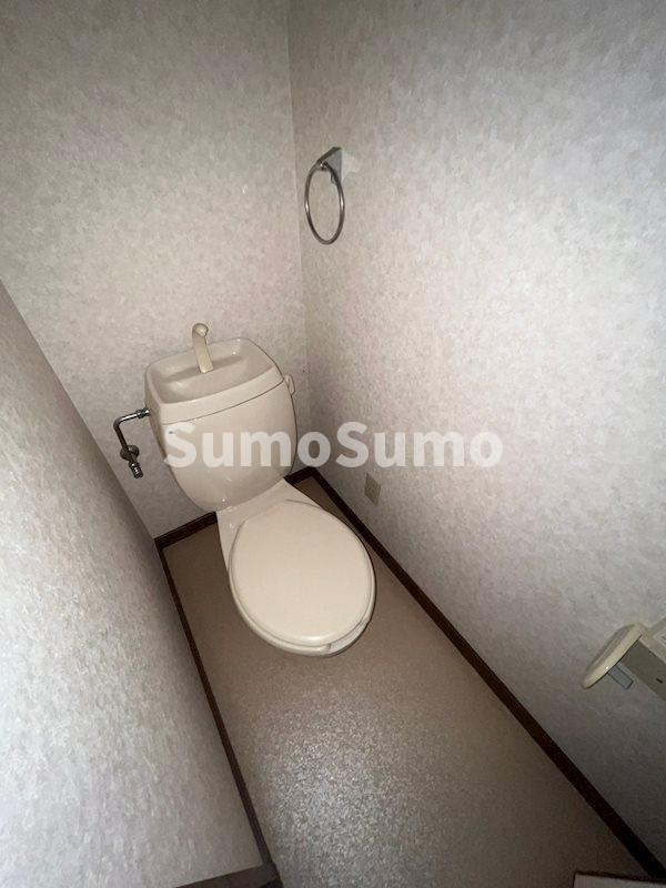 川井ハイツのトイレ|ゆったりとした空間のトイレです
