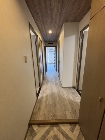 PHOENIX COURT 交野Ⅱの玄関