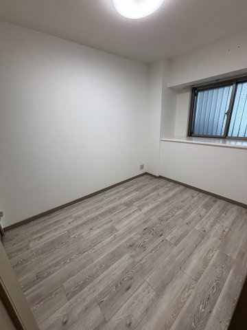 PHOENIX COURT 交野Ⅱの洋室