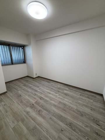 PHOENIX COURT 交野Ⅱの洋室