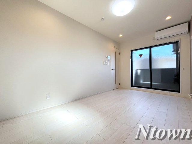 【居間・リビング】 | プルミエール角割町 | おしゃれな居間です