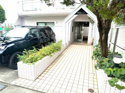 【エントランス】 | サンビルダー西岡本パレス