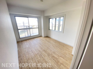 【洋室】 | 【ペットと一緒に暮らせる】　桜台ハイツ弐号棟 | バルコニに面した洋室６帖です♪二面採光の明るい室内です！！