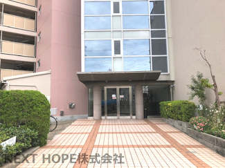 【エントランス】 | 【ペットと一緒に暮らせる】　桜台ハイツ弐号棟 | お掃除の行き届いたエントランスです♪