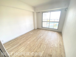 【洋室】 | 【ペットと一緒に暮らせる】　桜台ハイツ弐号棟 | 南西向きバルコニーに面した洋室６帖です♪明るく開放的な室内です！！