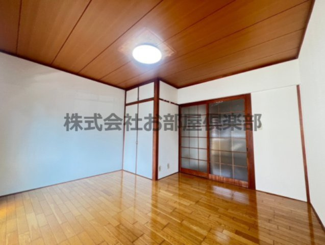 シティハイツ英の居間・リビング|ゆったりした洋室です