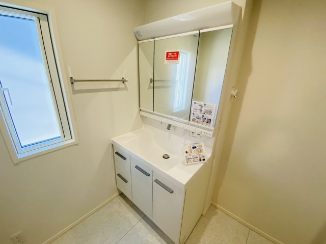 成田市並木町　新築戸建て　１号棟の独立洗面台