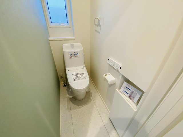 成田市並木町　新築戸建て　１号棟のトイレ