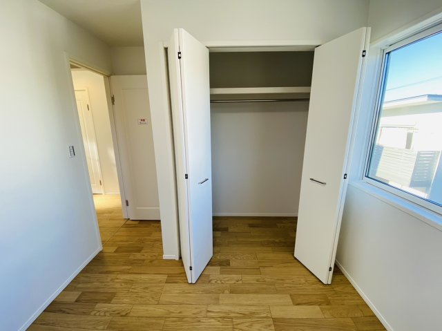 成田市並木町　新築戸建て　１号棟の玄関