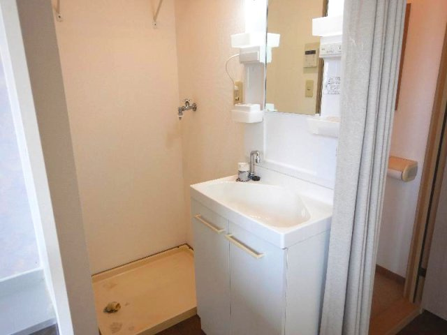 ガーデンハイツ武庫の独立洗面台|独立洗面台あり、毎朝おしゃれに忙しい女性の方におすすめです