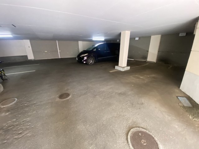 ヴィラ芙蓉の駐車場