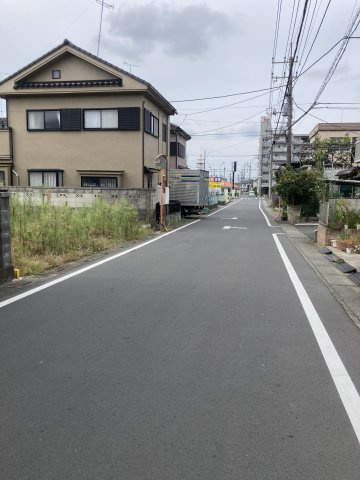鴻巣市下忍　売地の前面道路含む現地写真