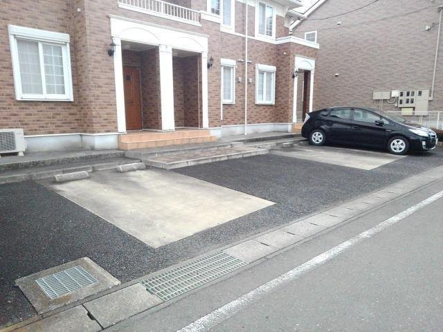 【駐車場】 | モダン・ヴィラ