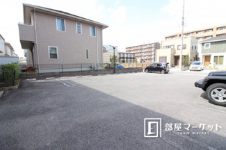 【駐車場】