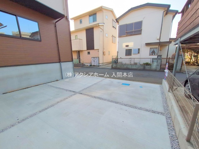 入間市上藤沢・全1棟　新築一戸建　～開放感のある角地～の前面道路含む現地写真
