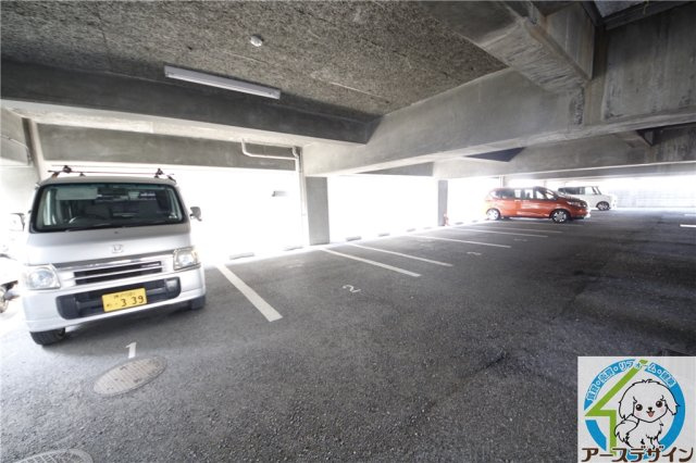 フォレスト大蔵の駐車場