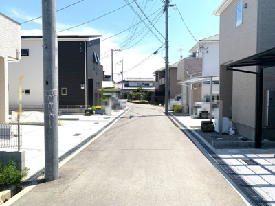 【前面道路含む現地写真】 | 池田市神田２丁目　新築戸建　１号棟