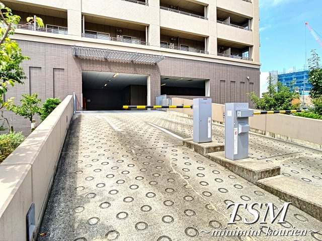 ザ・香里園タワーの駐車場