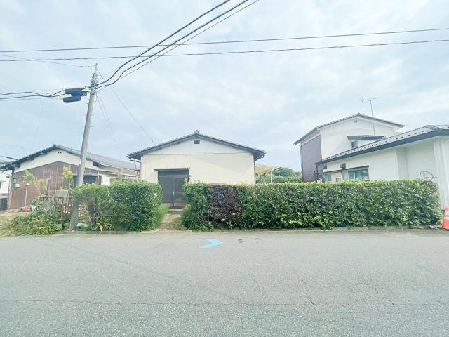 いわき市錦町蛭田　中古戸建の前面道路含む現地写真