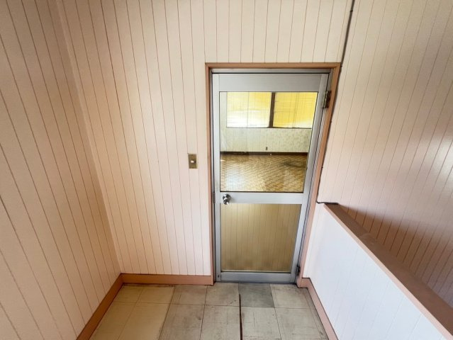 明大寺町貸店舗の内装