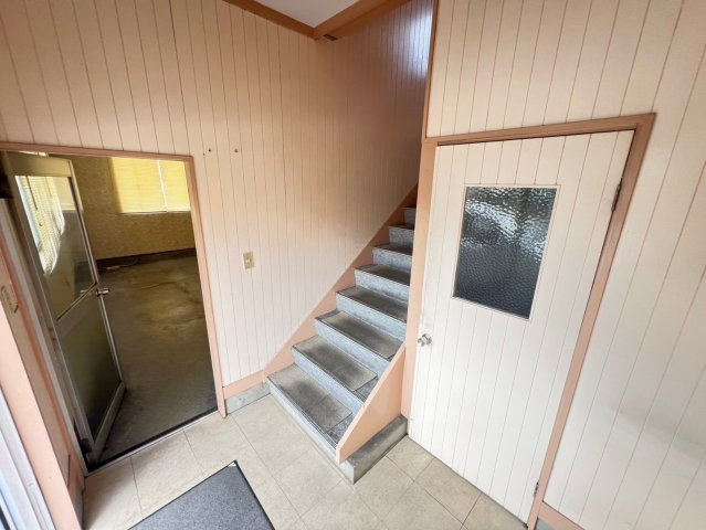 明大寺町貸店舗の内装