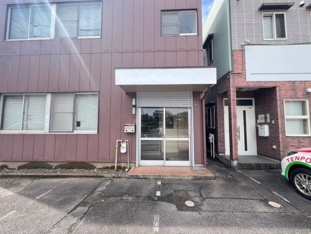 明大寺町貸店舗の外観パース