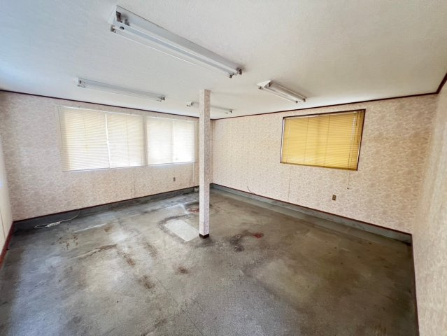 明大寺町貸店舗の内装
