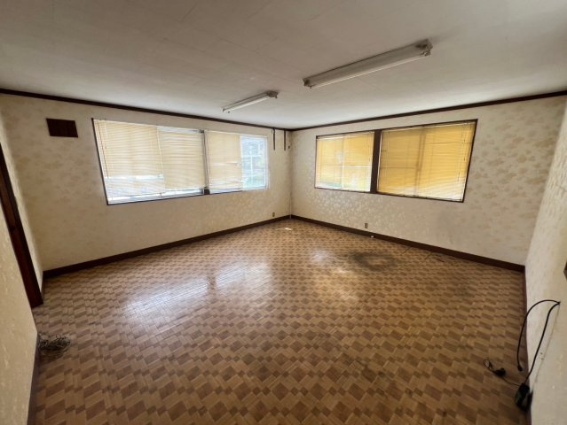 明大寺町貸店舗の内装
