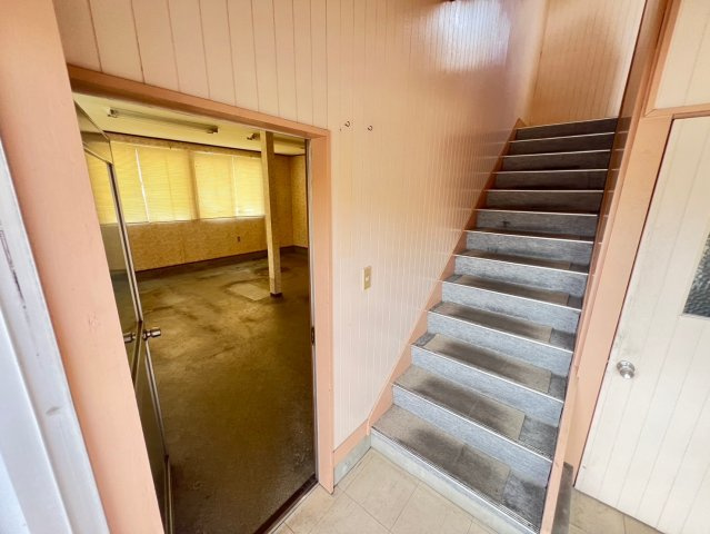 明大寺町貸店舗の内装